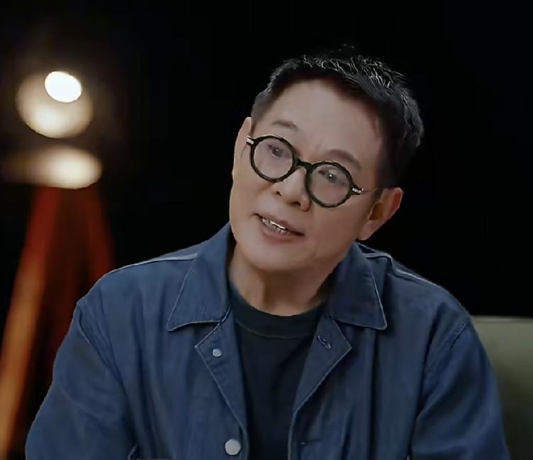 李连杰，引发热议！10月12日，李连杰首次回应“抛妻弃子”的传言，他表示自己