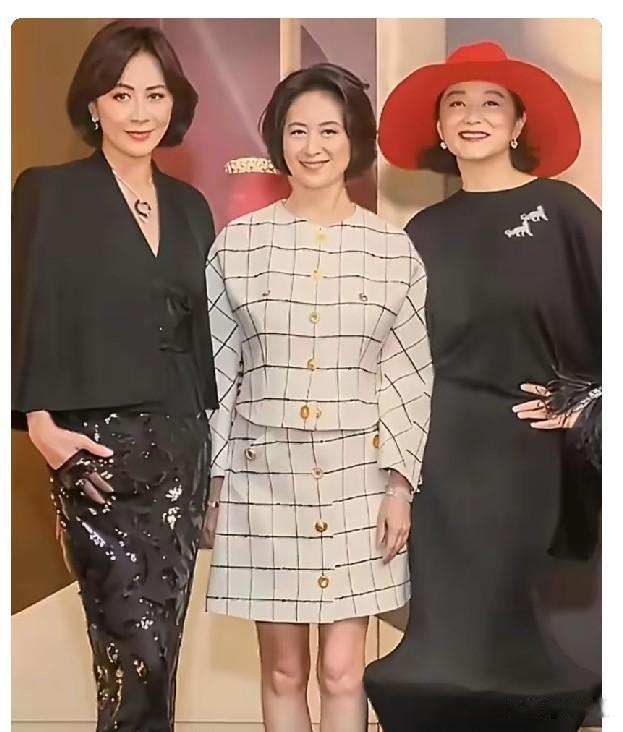 娱乐圈顶级三美女刘嘉玲，何超琼，林青霞，确实气质超凡港圈女神旧照港风顶级