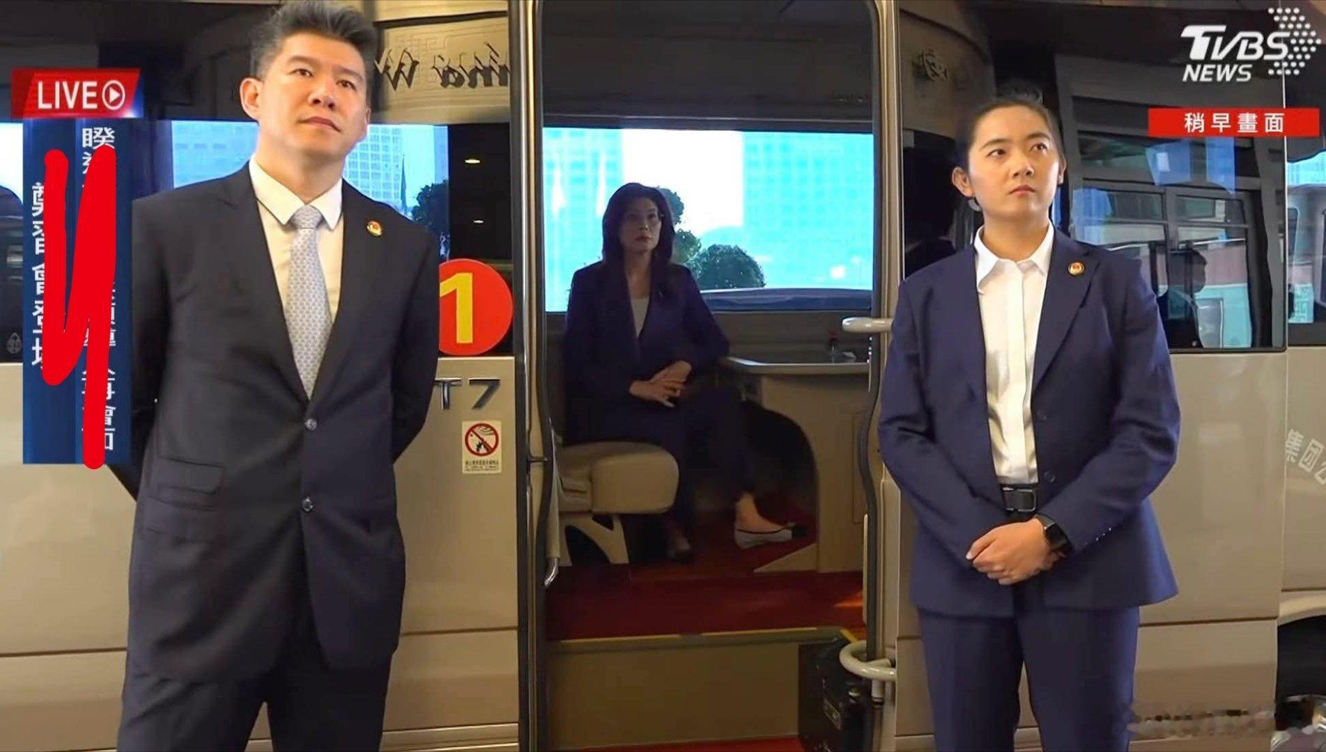 台湾這叫巴士.....婴儿出生9斤一个月瘦到7斤