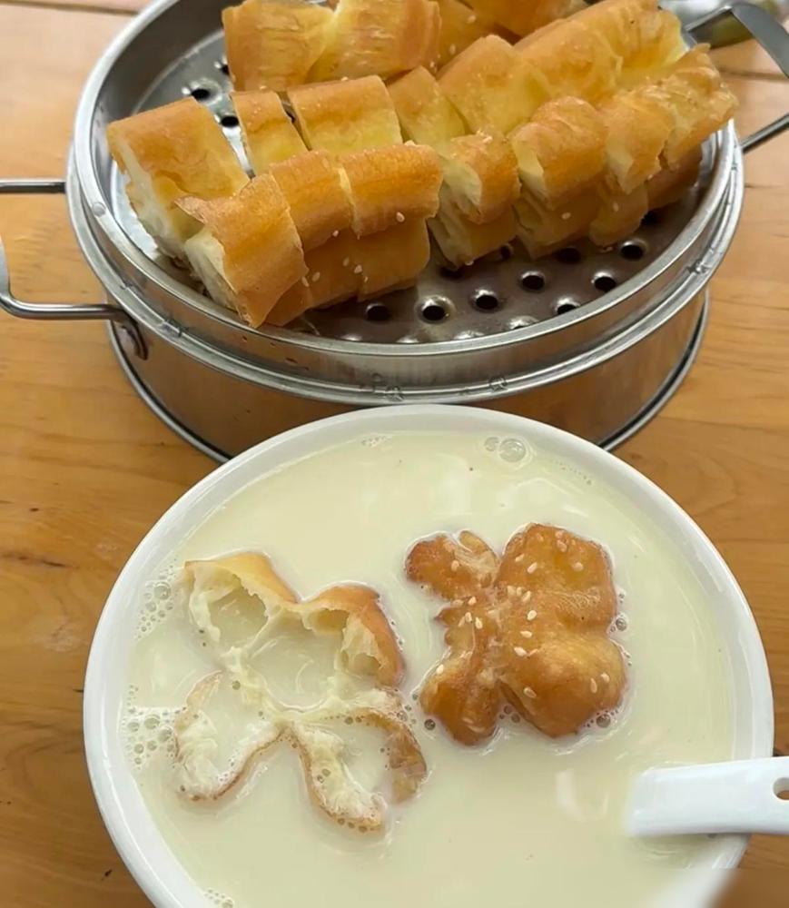我被楼下那家早餐店的豆浆，骗了整整三年。说真的，我发现这豆浆行业不少门道，都