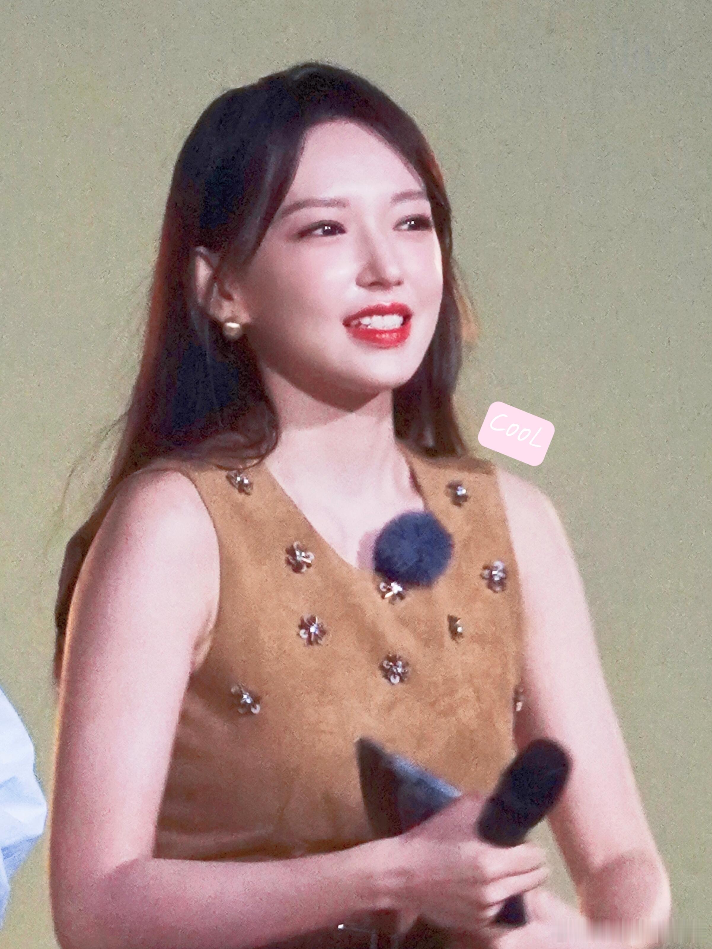 程潇完全是女神来的知性优雅的女主持人X源来是你