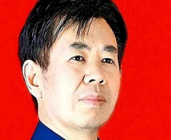 军事专家戴旭有个观点，很扎心！他说我们航母下水，五代机上天，导弹快到没影，家底越