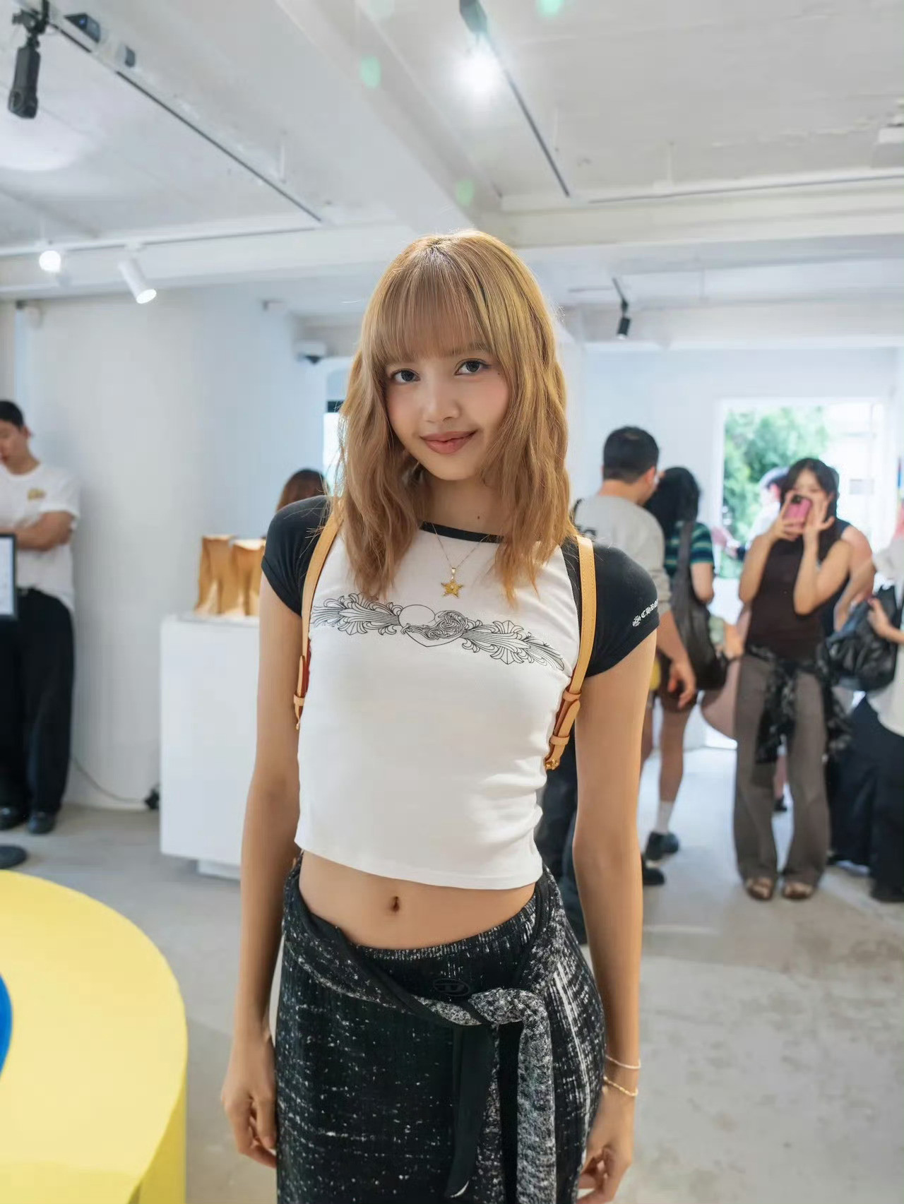 voguejapan咋这么会拍萌鼠了这个小LISA​​​