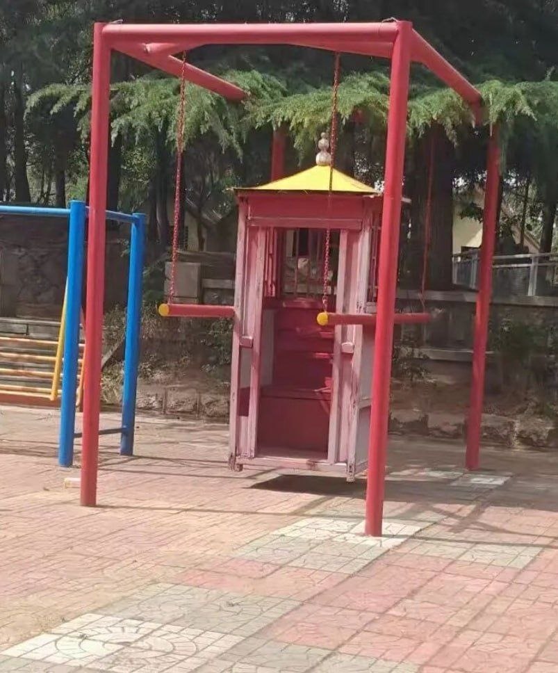 晚上很吓人吧