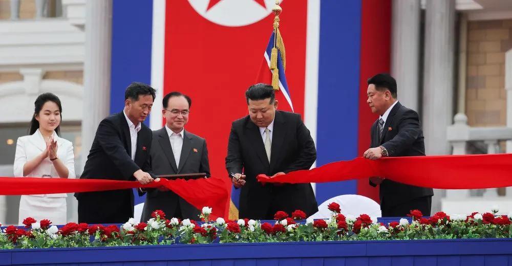 金正恩为朝鲜东部新度假村揭幕，打造“世界级”文旅蓝图当地时间24日，朝鲜最高领
