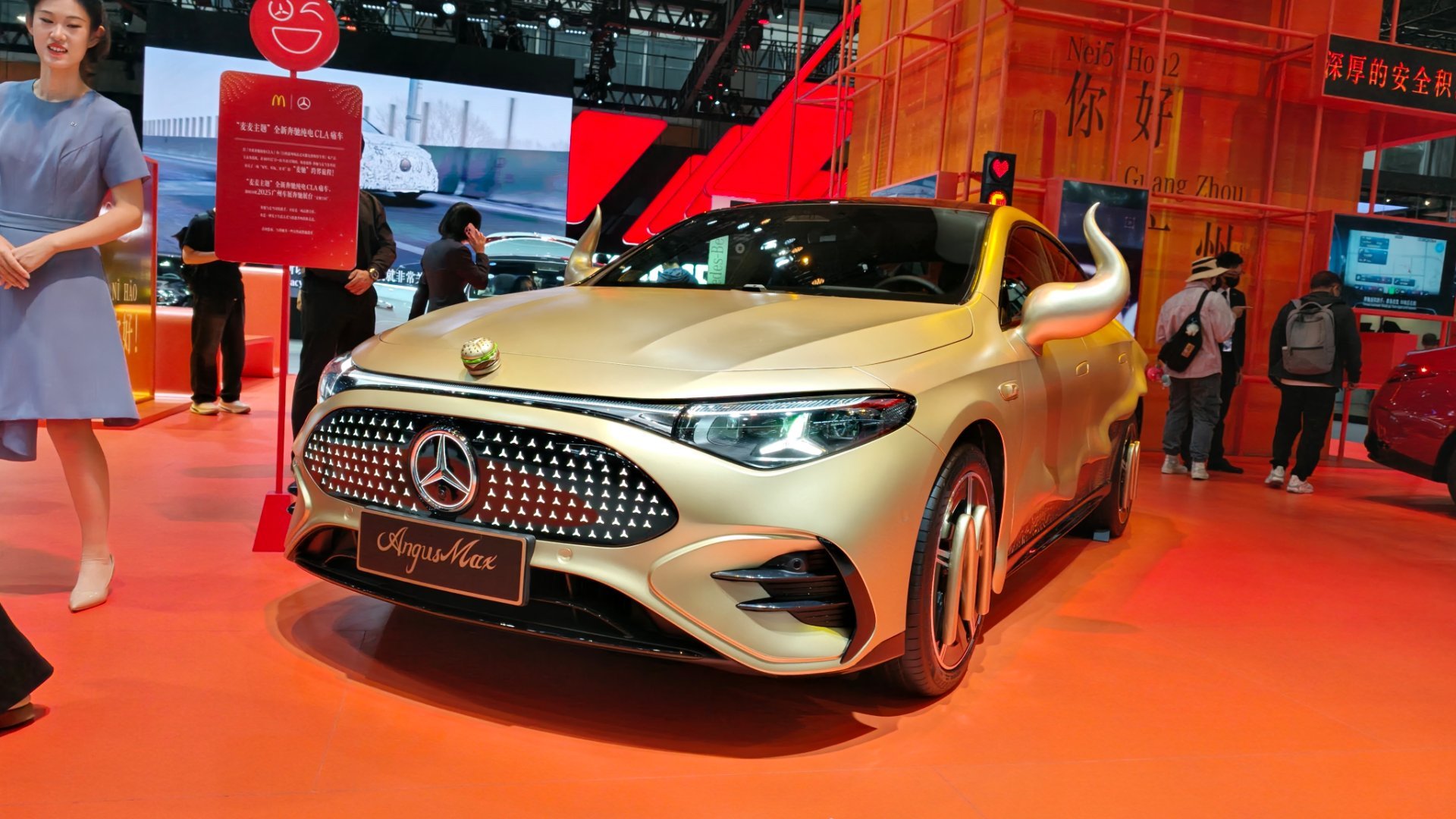 以前喜欢看一些新车概念车，但是在，我突然间喜欢看这些稀奇古怪的痛车了真的一个