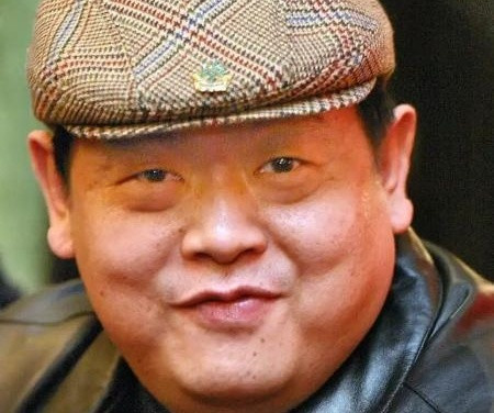 当年傅彪病重欠下200多万外债，冯小刚砸了200万，张国立掏了40万，偏偏跟傅彪最铁的葛优一毛不拔。