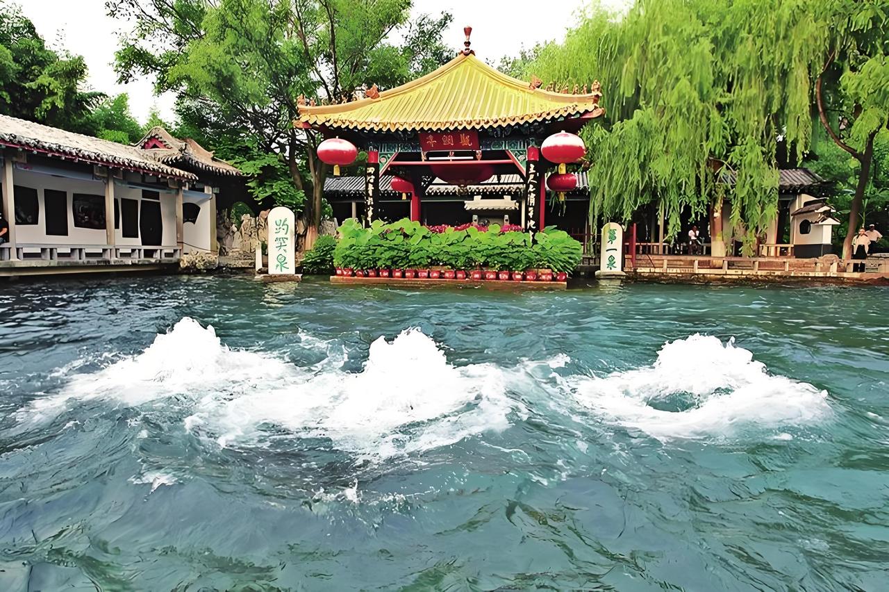 看到一篇文章盛赞济南：称凡是60岁以上的老人，不论国籍、地域，只要踏入济南地界，