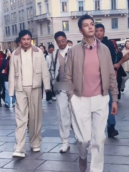 怪不得贾冰要减肥，这是减了个肥吗？这简直是换了个人啊！