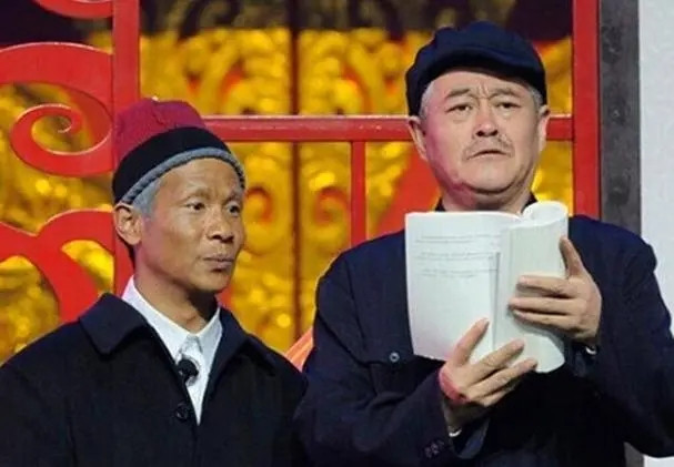宋小宝火了之后跟赵本山提出了一个请求，他说：“师父有个人能耐很大，就是长得非常磕
