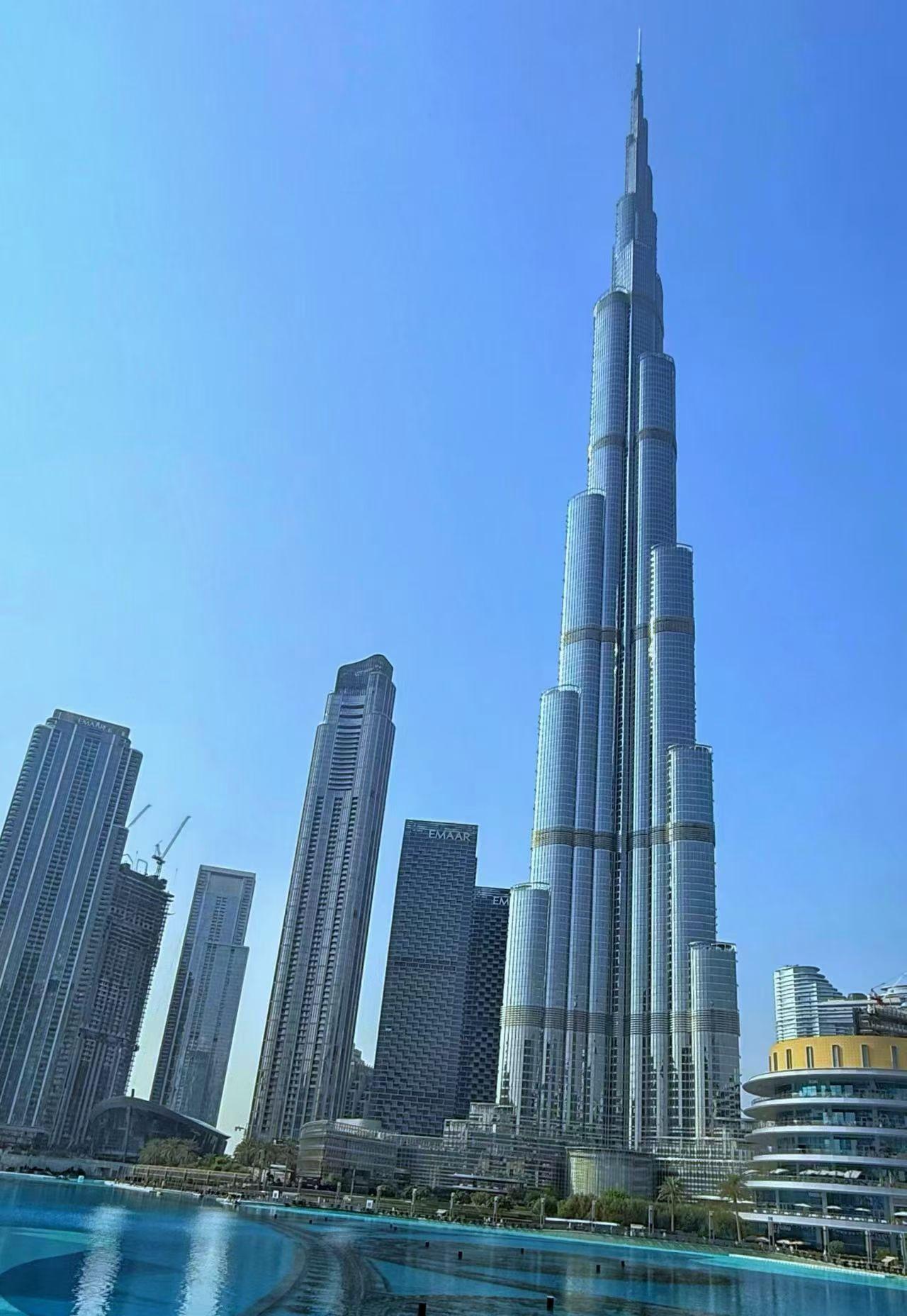 阿联酋景点一览世界最大的摩天轮，未来博物馆，还有世界最高建筑的哈利法塔高828