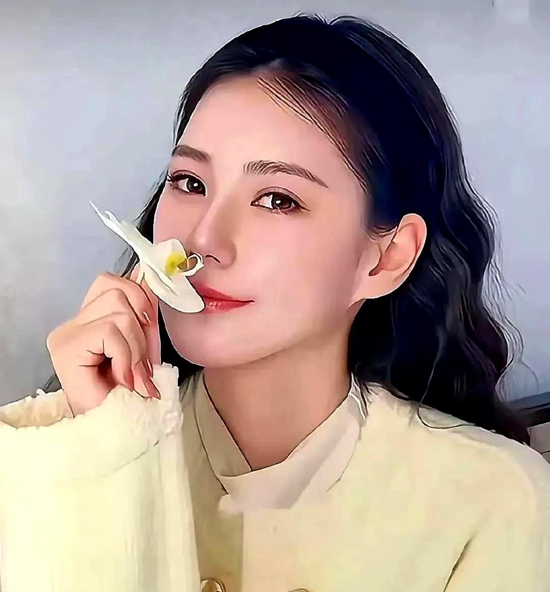 马筱梅直播眼眶泛红！嫁伪豪门梦碎，买房风波藏尽心酸直播镜头怼脸，马筱梅眼眶通红