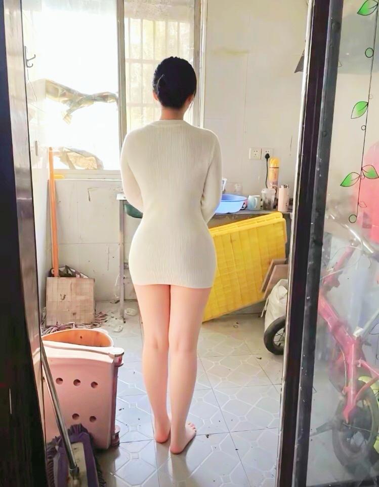 媳妇不一样，已经好几年没有买过新衣服了，按她的说法，旧衣服穿起来比较舒服，不仅是