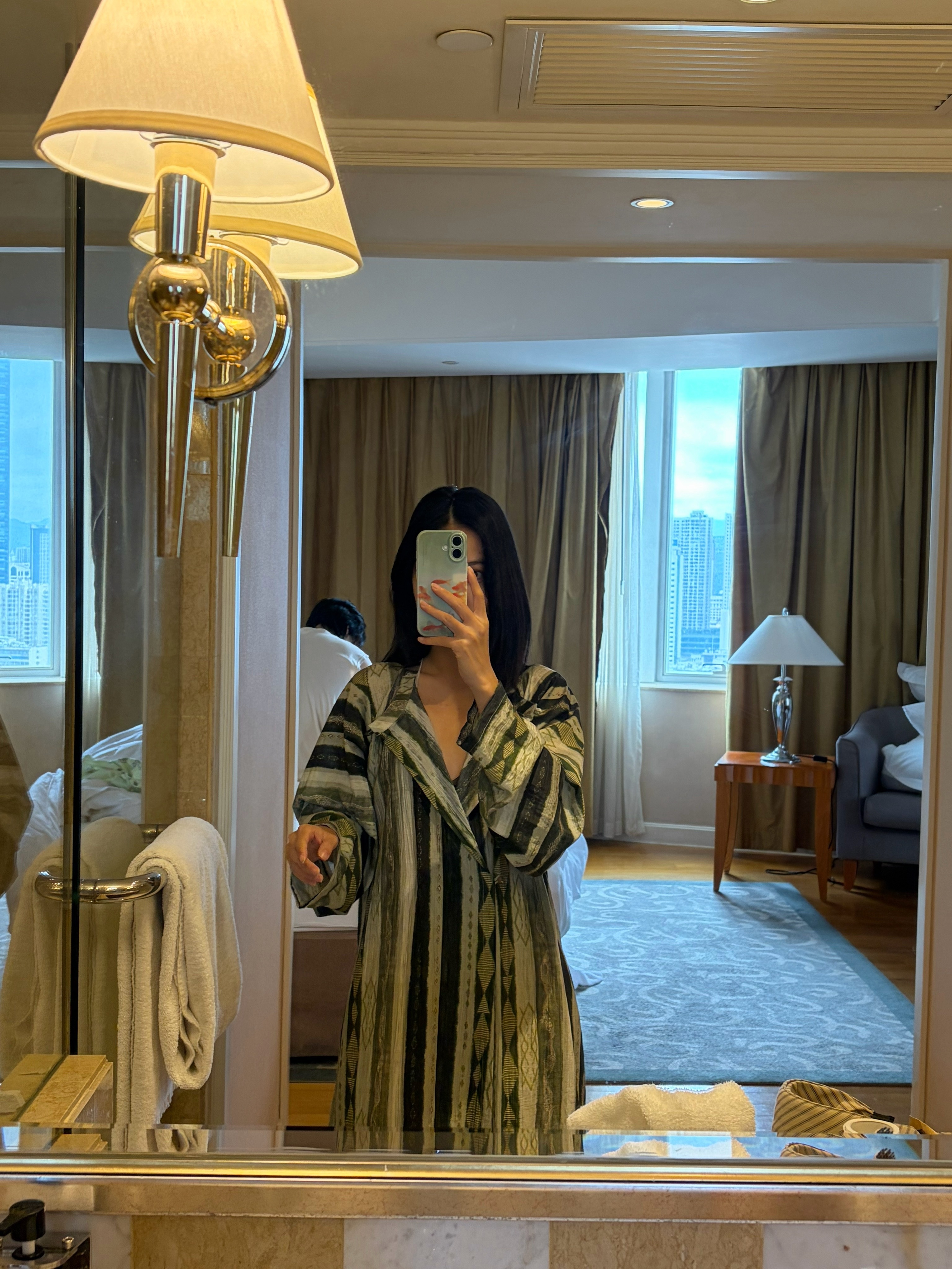许多鱼说，哟，买新睡衣了？滚，这是我刚买的汉服。