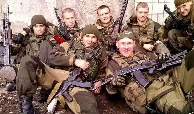 马里多地同时挨打，政府军顾头难顾尾，谁在背后递刀子？4月25日一早，卡蒂军营