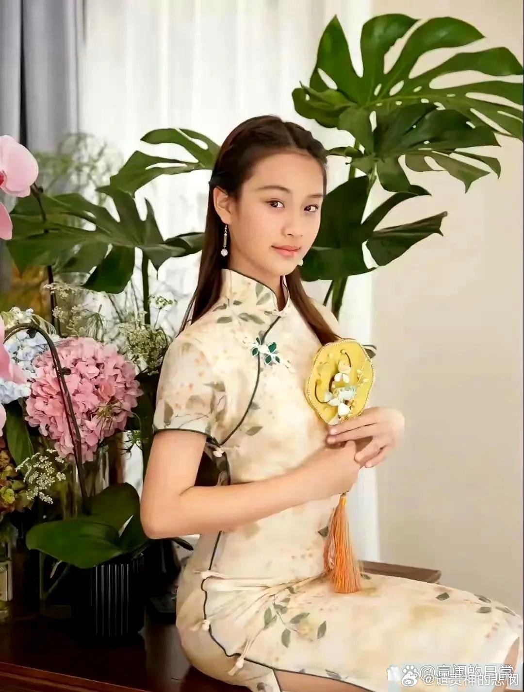 甜馨变得好美哦，女大十八变，越长大越认不出是她了​