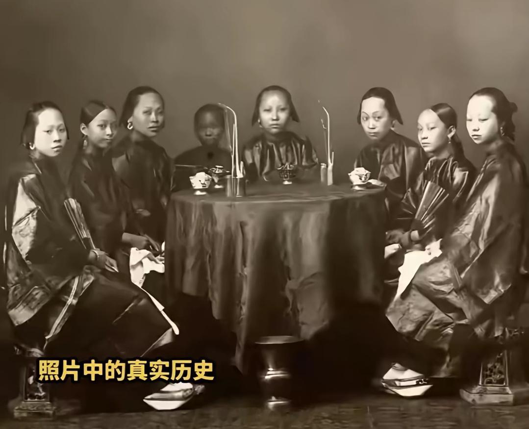 清朝女子的真实发型，怪不得叫额娘