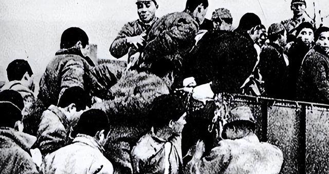 1894年，旅顺大屠杀后陈来顺成了山大王，专抢日军玩日本女人，玩腻后割掉舌头扔到