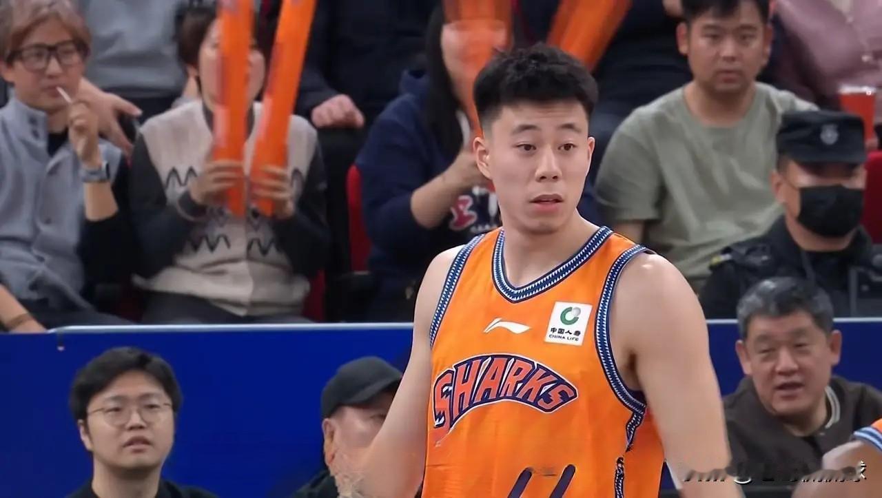 上海久事超级新援张镇麟终于回暖了！虽然今天上海久事在客场以97：105输给了南京