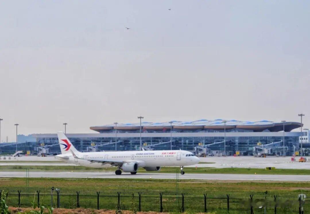 浙江嘉兴机场26号通航，安徽蚌埠机场通航时间成悬念，尚未公布长三角有个机场群概