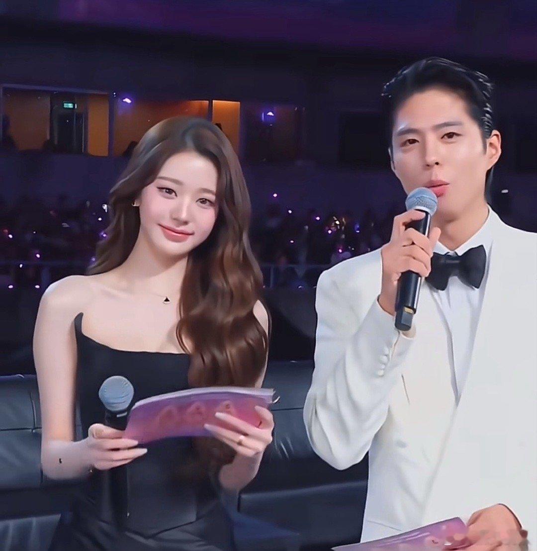 朴宝剑给张元英比猫耳朵好可爱的两个宝宝，特别特别的友爱呢，以后请多多合作！！！