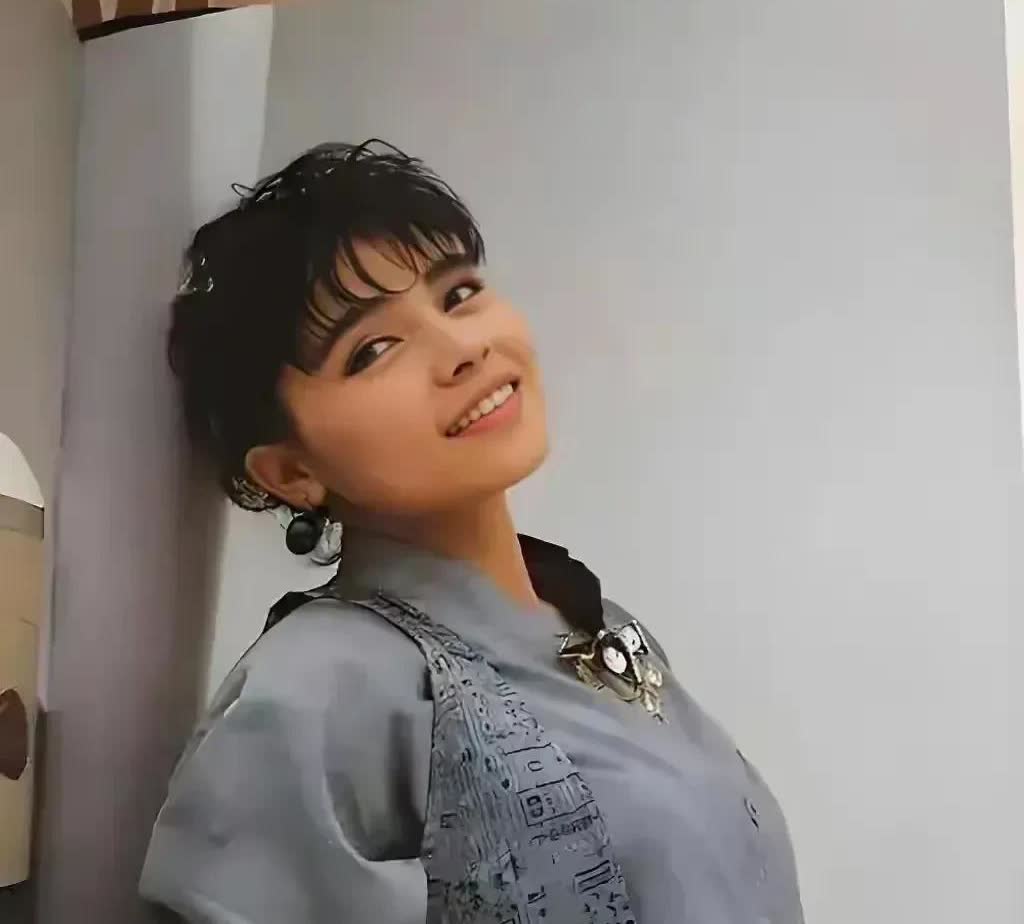 高大林为什么如此冷漠？台湾著名歌手千百惠已经去世了三四天，目前为止网上依