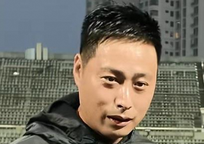 苏超扬州队门将回应调侃:从被笑像烧烤摊相识到人均瘦20斤