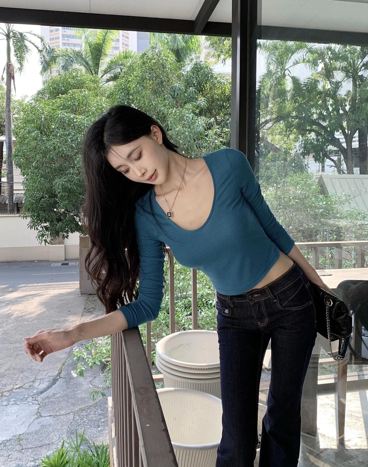 牛仔裤都有哪些吸睛搭配街头的松弛感一件蓝衫，一条牛仔裤，把自由穿在身上！