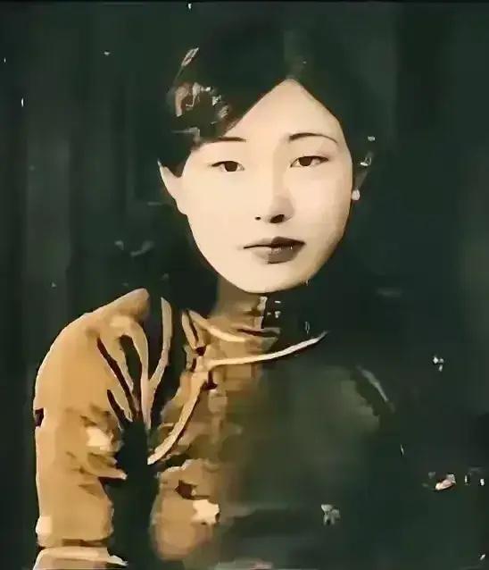 蒋履苹，军统苏州站常熟组组长。1940年6月13日，蒋履苹将凶狠残暴、罪大恶极的
