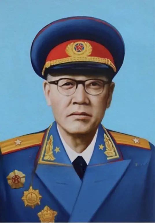 红军时当过军长的干部，建国后军衔大多非常高，这是与资历相匹配的。评开国大将，红军