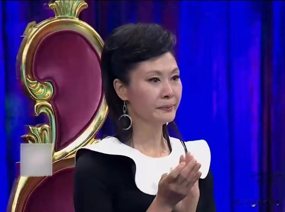 60岁于文华，悲痛连发两文！8月12日，歌唱家于文华突然更新社交账号，并且连发