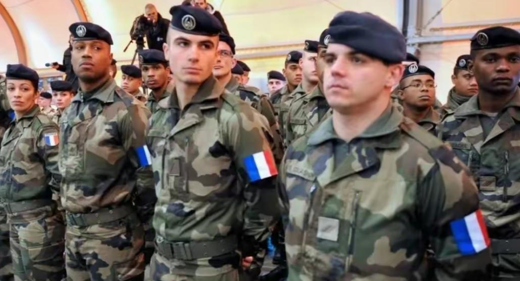 快讯！快讯！俄罗斯对外情报局突然宣布了。两千名法国特遣队在波兰与乌克