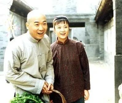 为何老美越犯浑，北约小弟对他越恭敬。其中的道理，在老舍的小说《我这一辈子》里早就