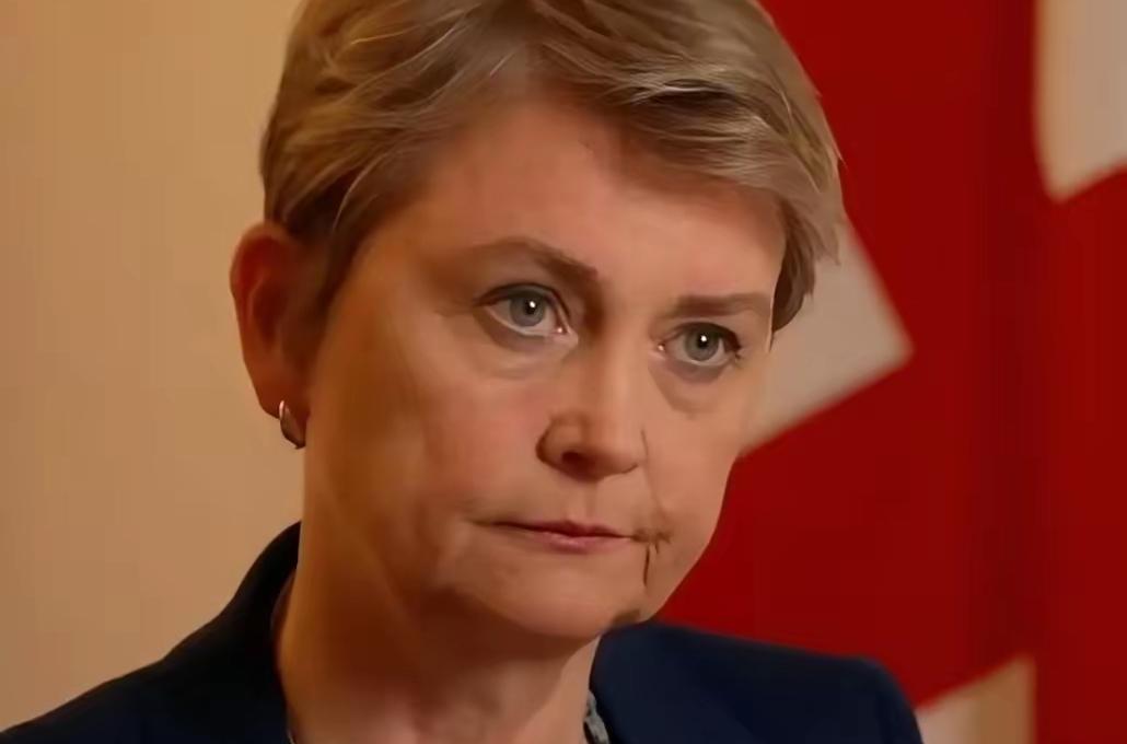 英国外交大臣库珀12月15日公开喊话说，英国方面谴责针对黎智英的起诉。库珀强调