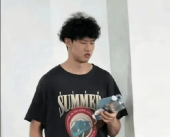 续约基本敲定！黄明依留守广东，静待外教重点栽培广东宏远已经正式开启和年轻内