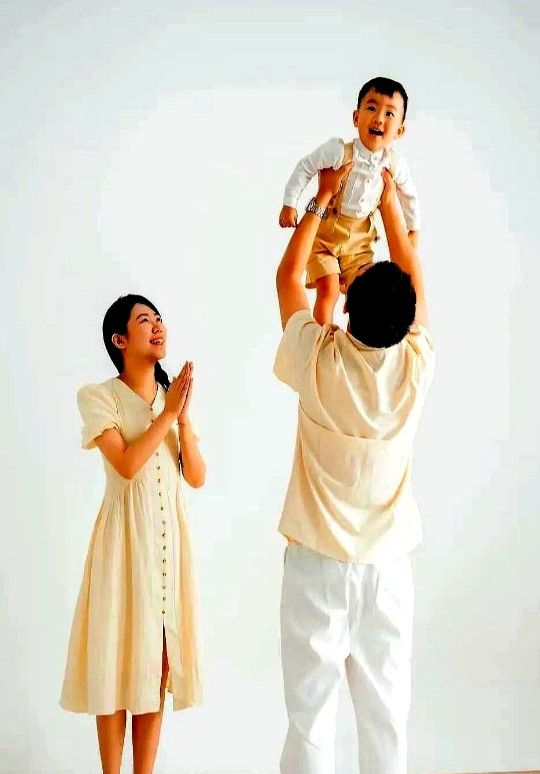 昨天晚上老公同意和我离婚了，孩子由我带，今天本来是打算去离婚的，这件事情被妈知道