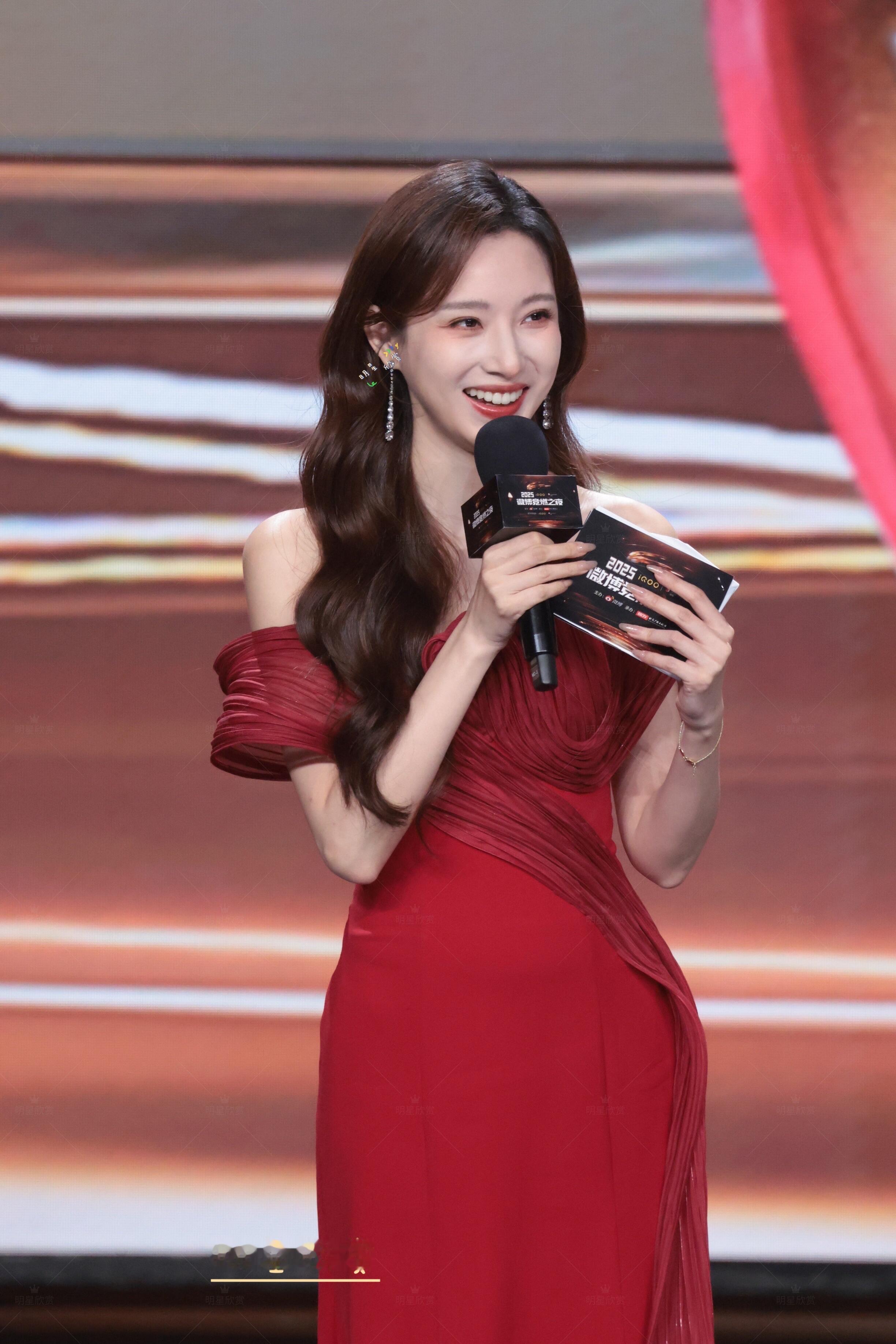 马凡舒x最美体育女主持·舞台生图