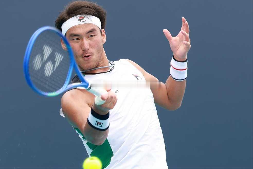 2-1击败23岁英格兰选手，布云朝克特挺进ATP伯明翰站决赛布云朝克特2比1击败
