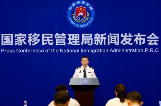 重磅新规落地！以后老再来中国，住宿登记的规矩彻底变天了。以前不管住酒店还是住朋友