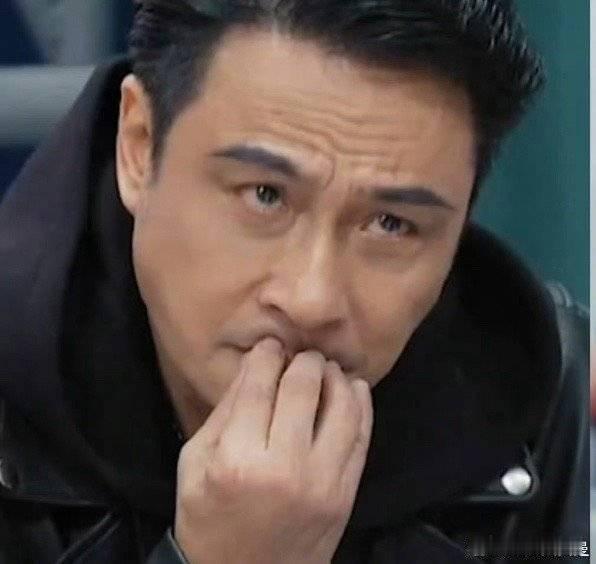 内心一万头羊驼......​​​