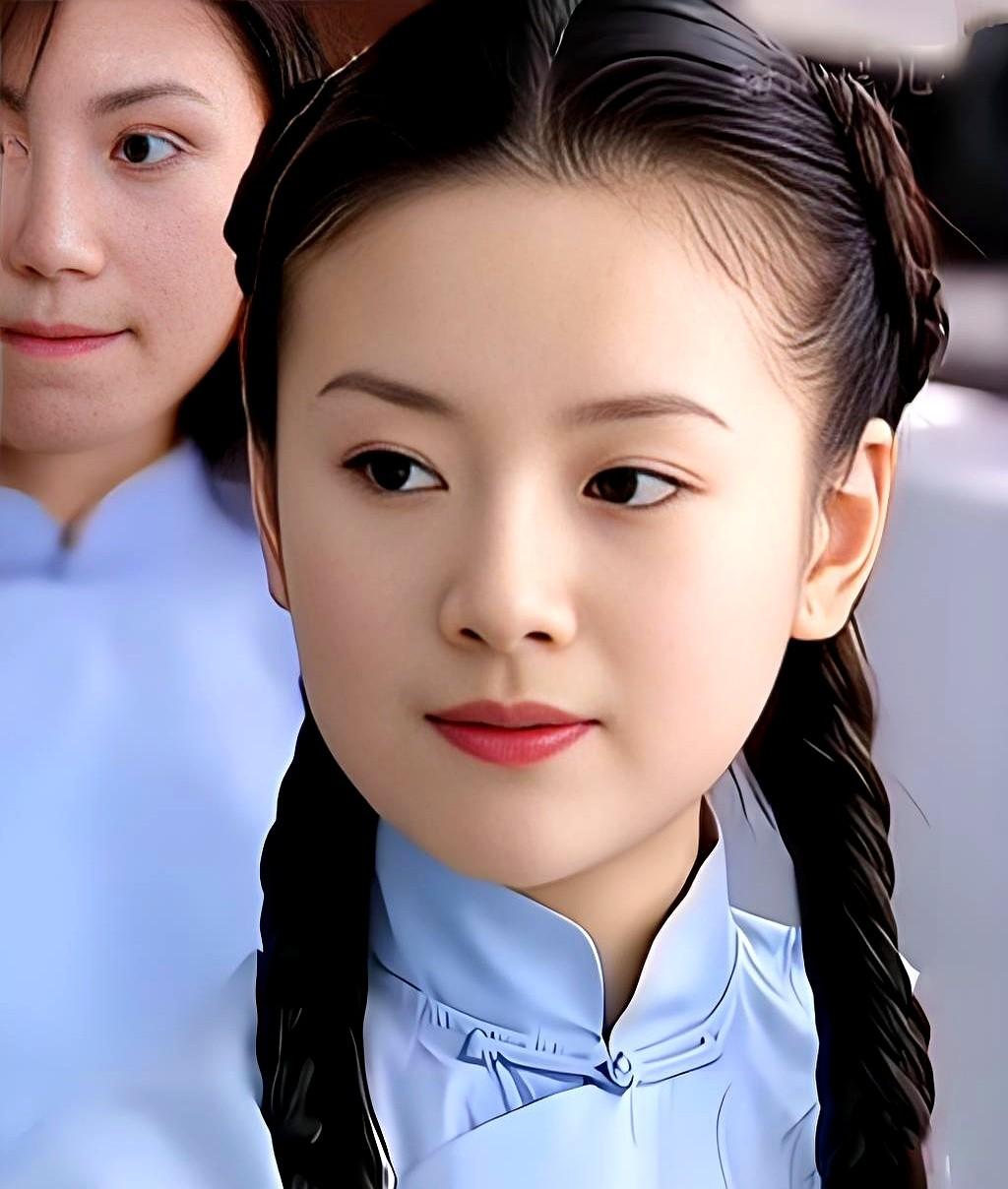 原来我们都被《金粉世家》骗了。重读原著才发现，冷清秋根本不是什么柔弱小白花，