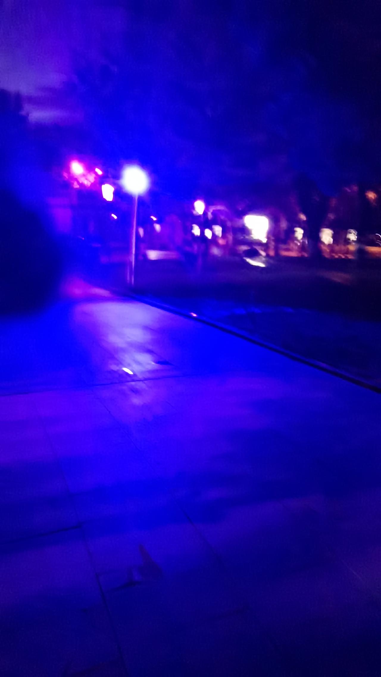 牛马活着挨鞭子干苦活累活，死了还得加工成牛排、百叶，熏马肠、熏马肉被大快朵颐，实