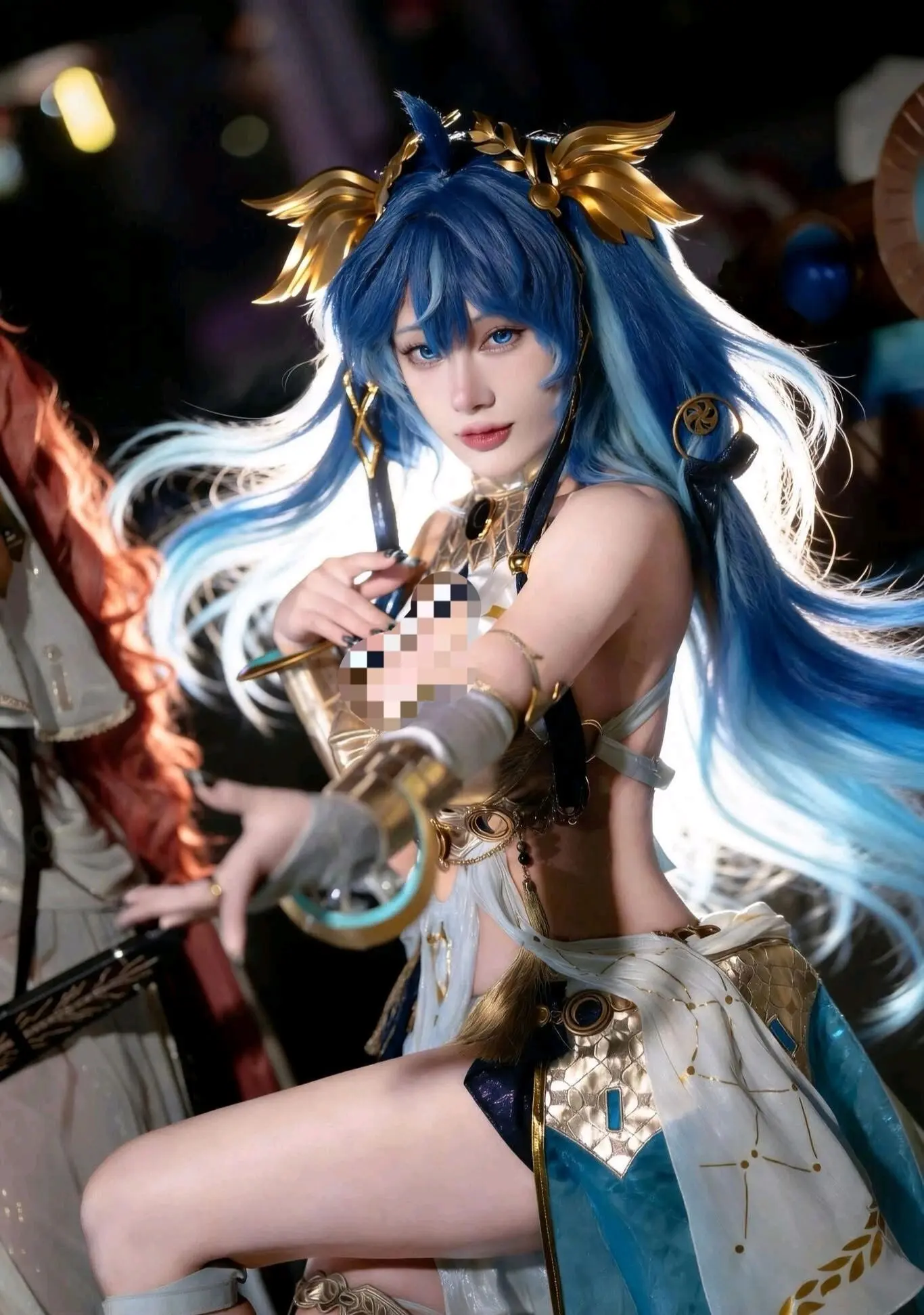 尤诺cos鸣潮cos cosplay 这腿又长又白又细 这谁能顶得住啊