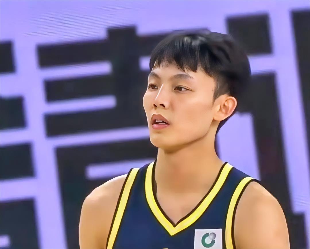 随着北京男篮95-99不敌山东男篮，CBA俱乐部杯男篮8强已产生7席位：广厦男