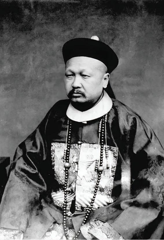 1900年的腊月，西安城冷的刺骨，慈禧从太原传口谕：赐赵舒翘“自行了断”，岑春煊