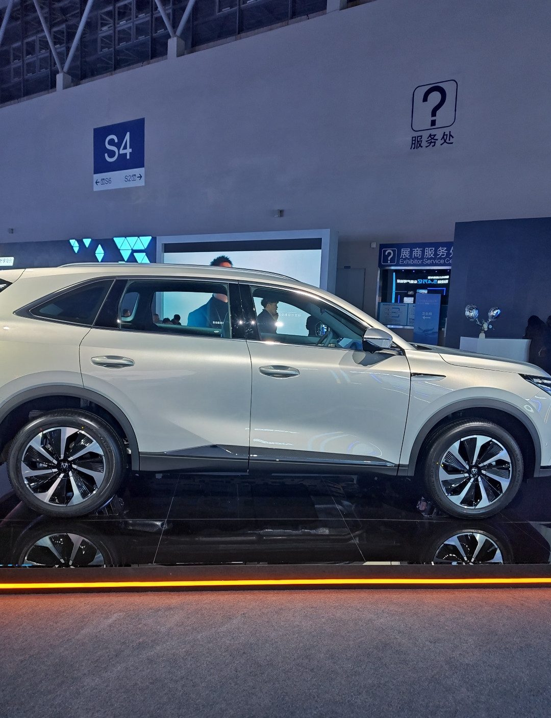 长安CS75PLUS！明明是靠实力吃饭的硬汉，非要整个“用力过猛”的前脸，劝退了多少潜在买家？