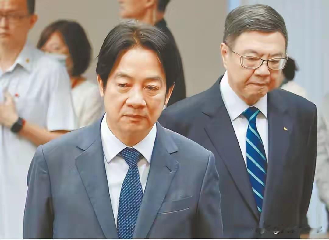 岛内学者游梓翔称，台湾的蓝绿白对抗为什么会升高到在野党要提案弹劾赖清德？是因为台