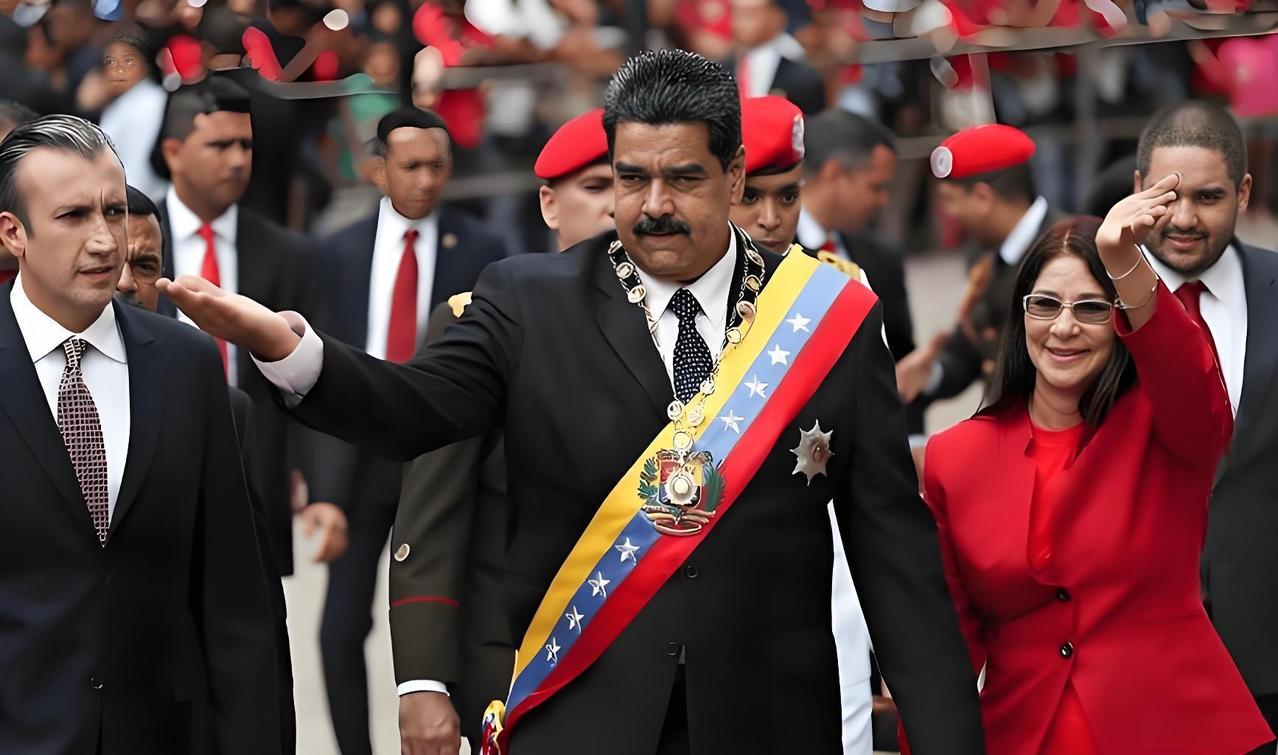 美国给老马定的四种罪，网友们觉得太双标了。第一、毒品恐怖主义阴谋罪‌第二、