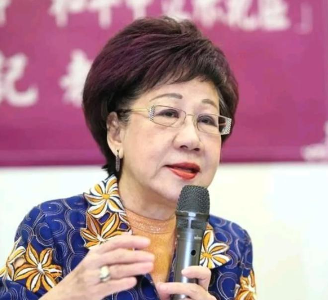情势确实变了！老“台独”吕秀莲竟然出来讲话称，要跟中国大陆搞好关系，指望美国不现