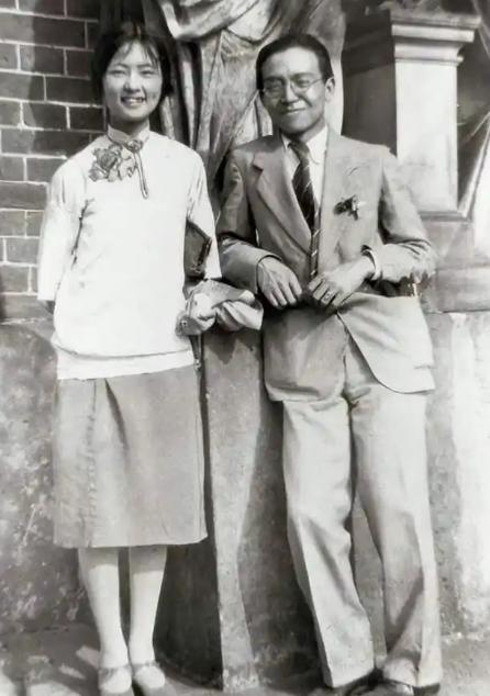 1950年，林徽因的儿子梁从诫参加高考，差2分考上清华。林徽因怀疑阅卷有问题，动